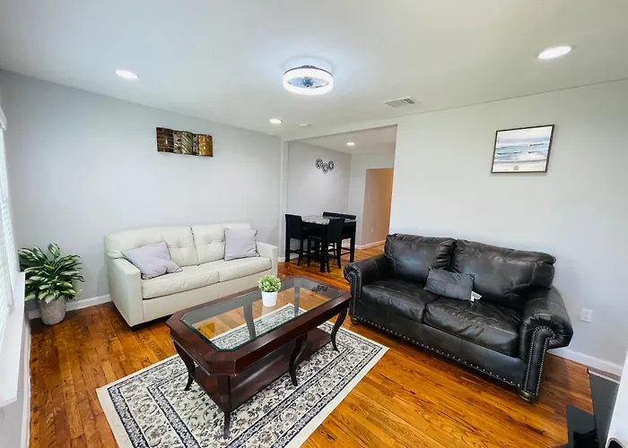 Spacious Location! 15 Minutes From Downtown Dallas